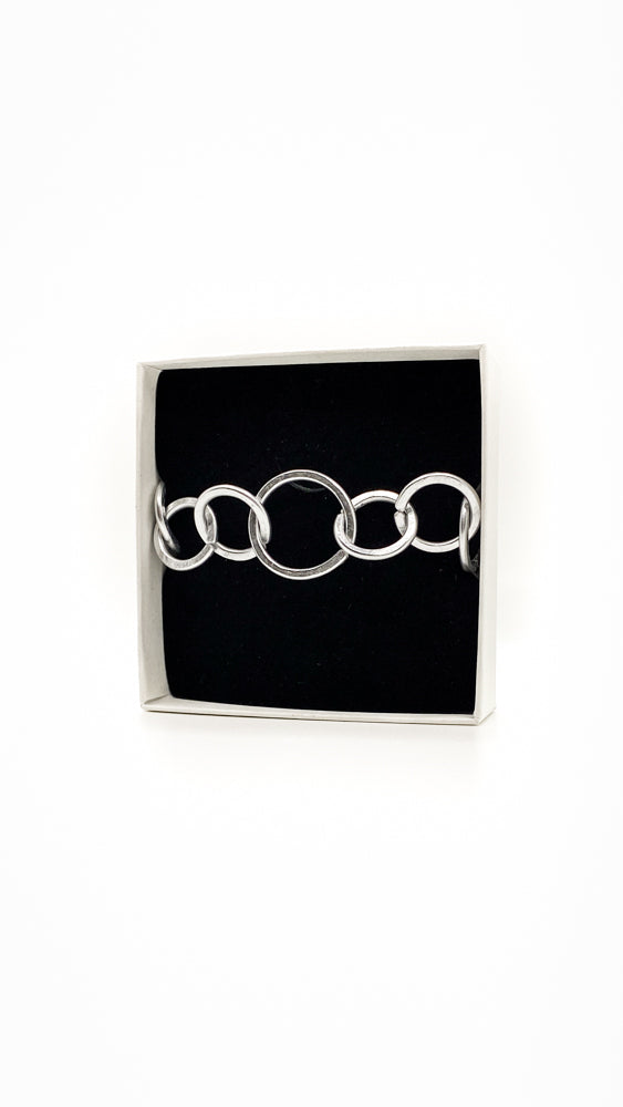 Egida Minimal Bracelet Silver Box Detail