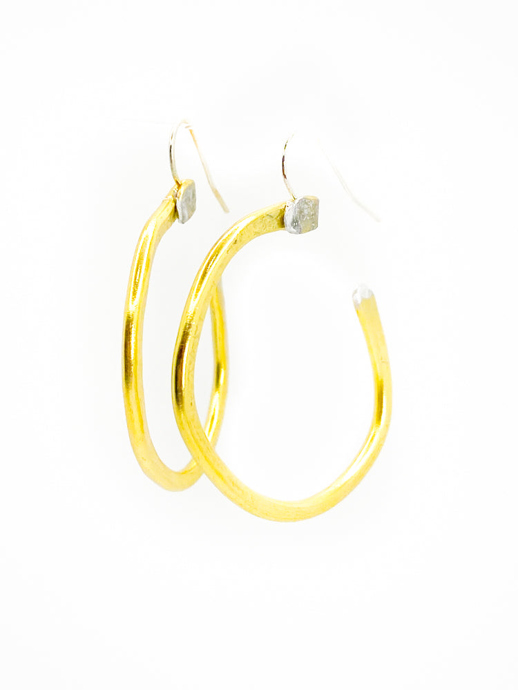 Essential Hoop Minimal Medium Gold Detail