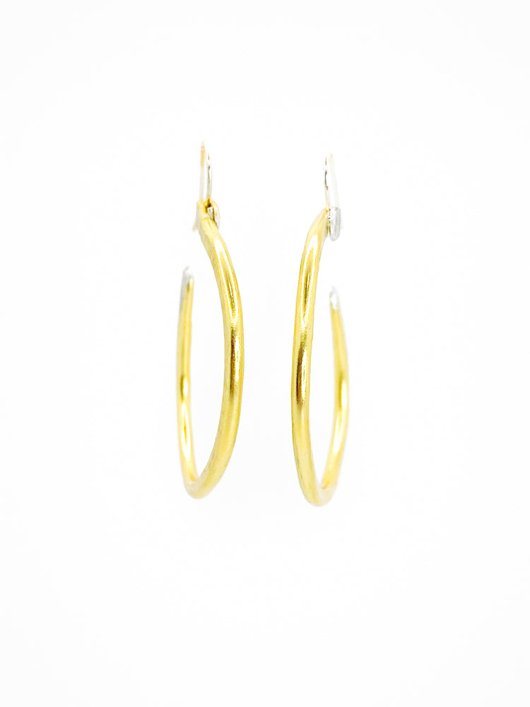 Essential Hoop Minimal Medium Gold Details