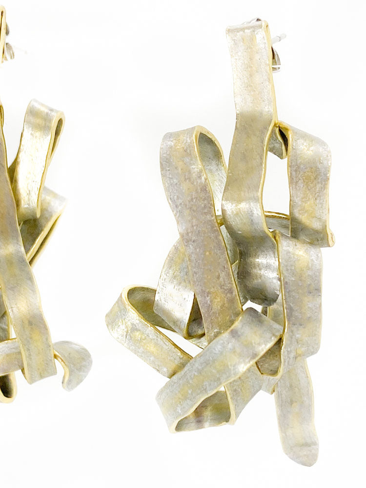 Louvata Large Steady Earrings Champagne Detail