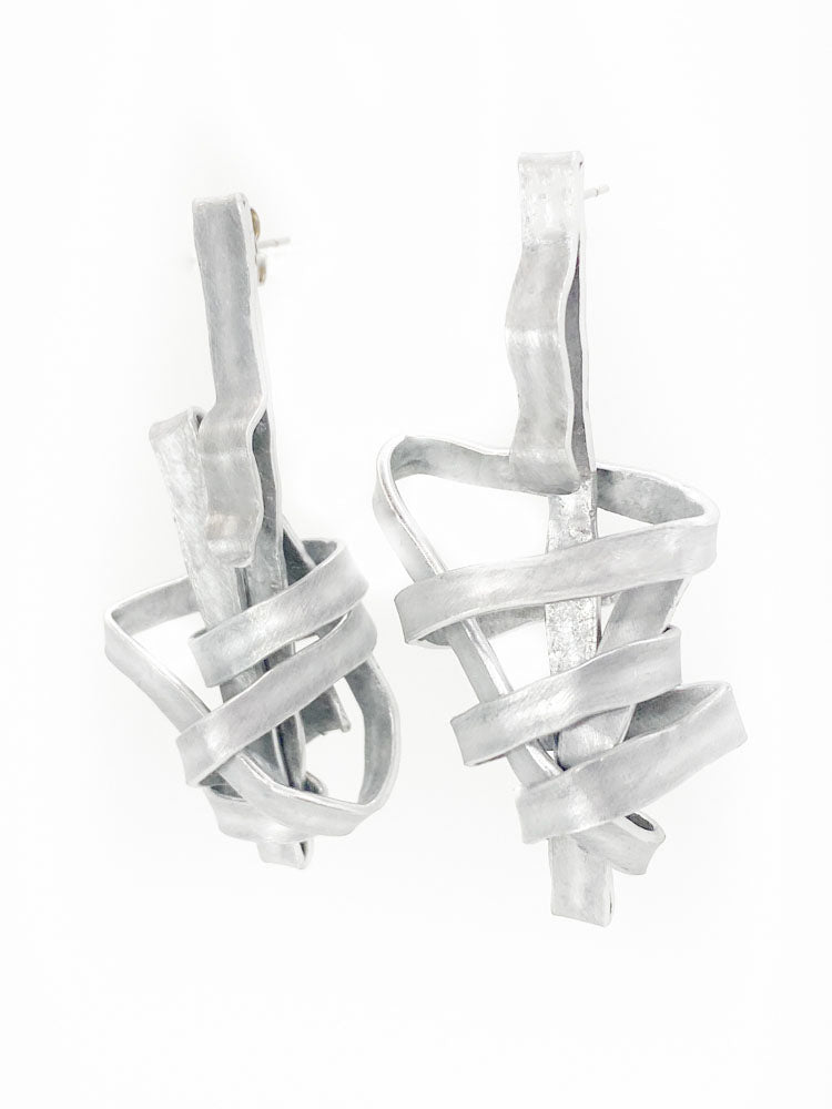Louvata Large Steady Earrings Silver Details