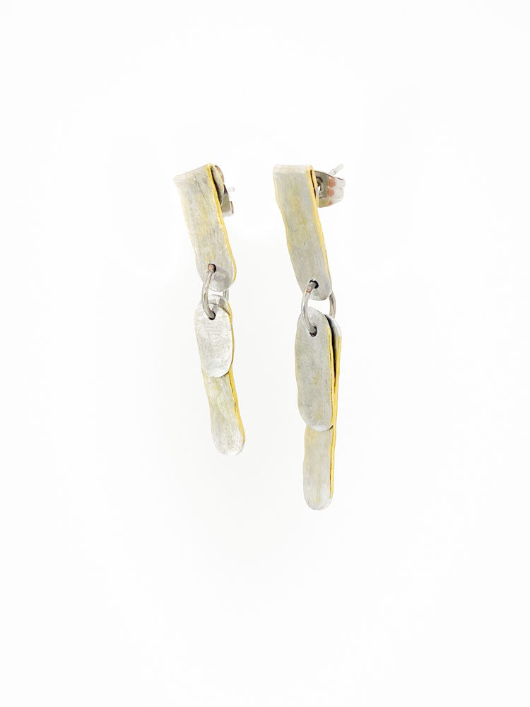 Louvata Medium Champagne Straight Earrings Detail