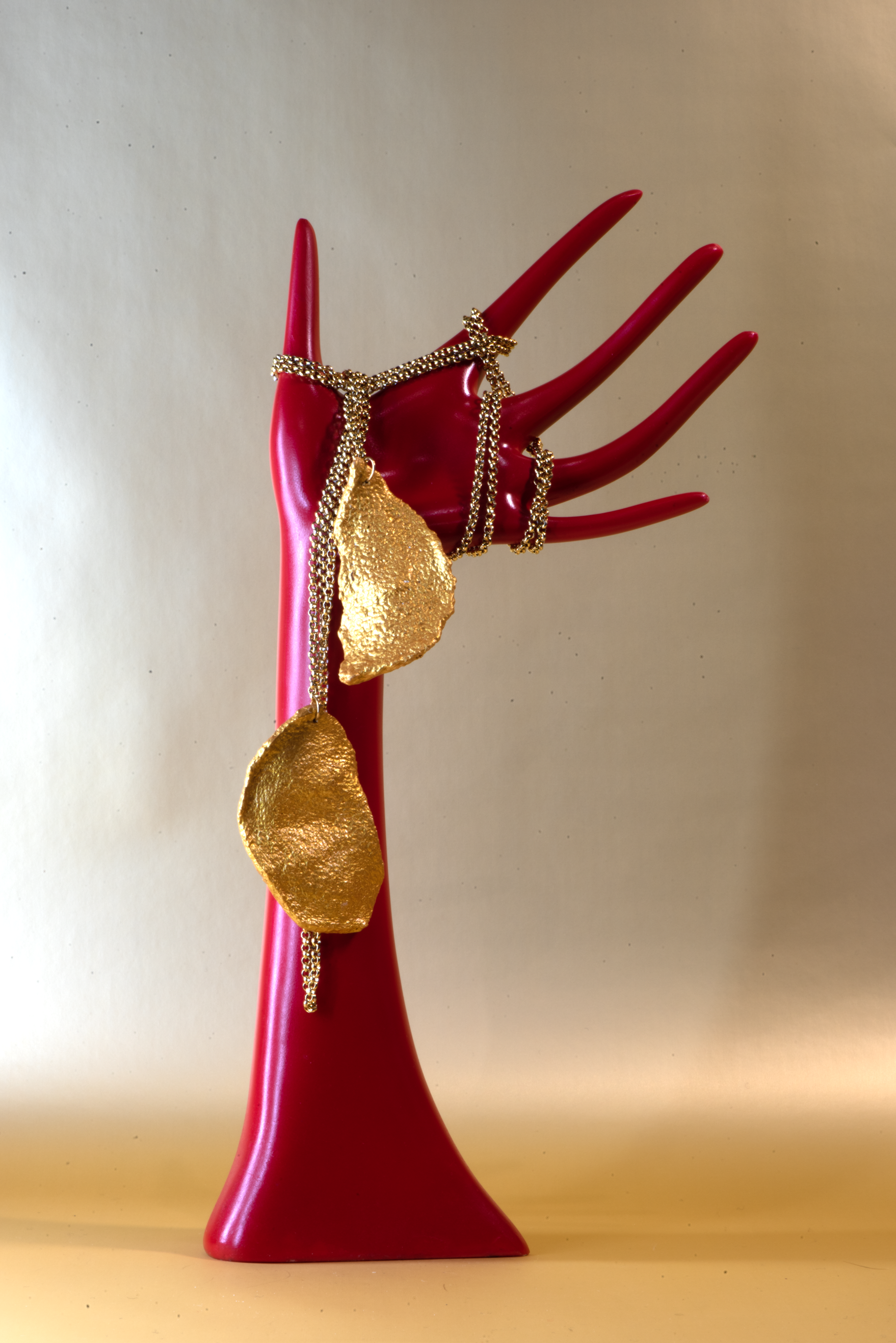 Lupita Gold - Orange Skin Detail