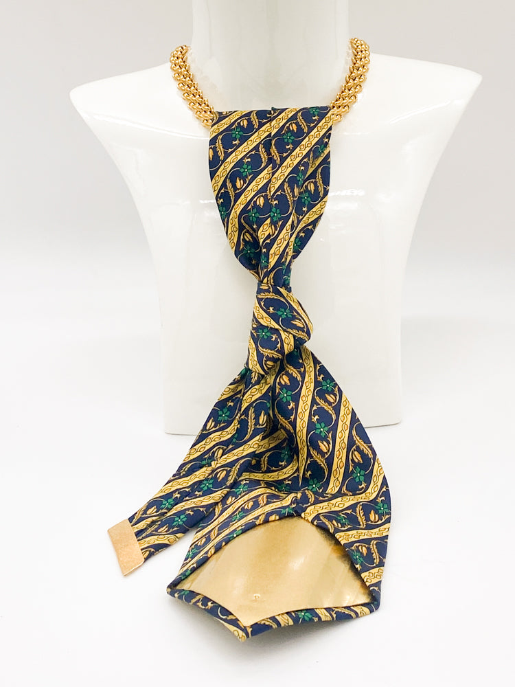 Candle Glow Neckwear Bold with arianne chain