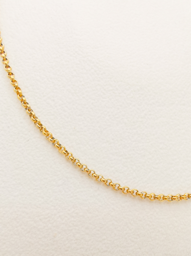 Viana chain gold detail